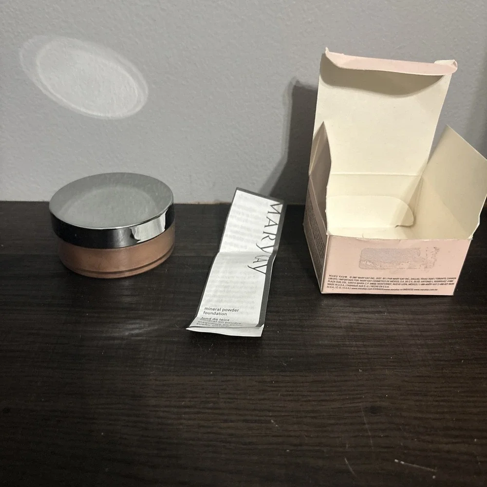 Mary Kay Mineral Powder Foundation Bronze 1 .28 Fl Oz